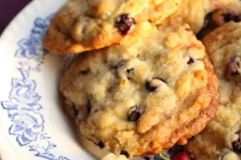 Délicieux cookies aux fruits d'amelanchier, une recette gourmande à partager.