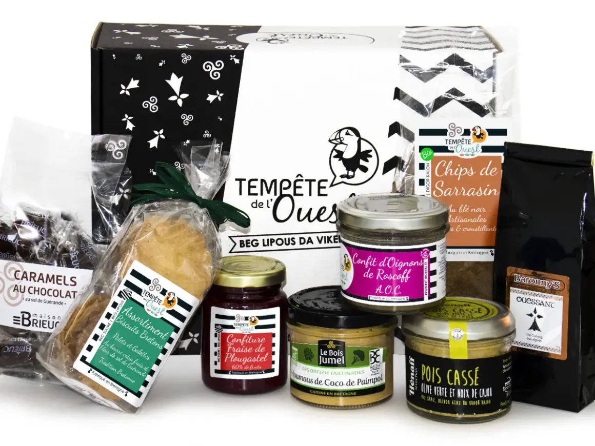 Coffret gourmand breton : biscuits, confitures, chips de sarrasin, caramels, et terrines, une belle spécialité bretonne viande et produits du terroir.