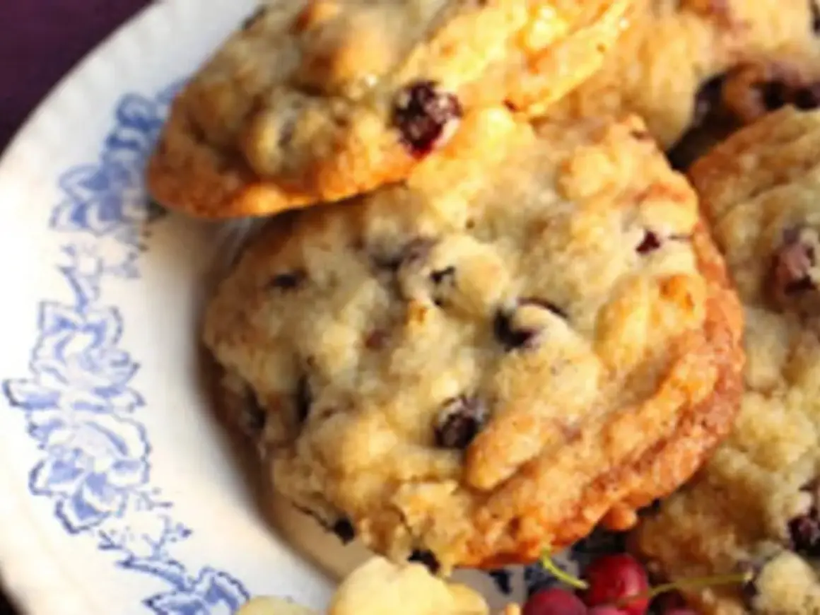 Délicieux cookies aux fruits d'amelanchier, une recette gourmande à partager.